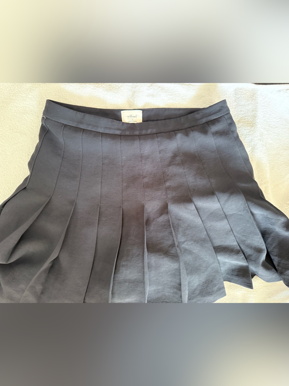 Aritzia Wilfred Black Tailored Pleated Mini Skirt - size 2